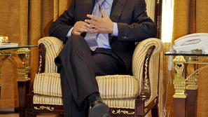 Državna televizija je včeraj predvajala zvočni posnetek nagovora predsednika Sal