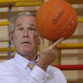 Ameriški predsednik George Bush, ki se mu počasi izteka mandat, je učencem na os