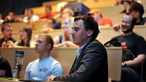 Informacija, da naj bi z mesta direktorja odstopil Rok Sotlar, ni točna, pravijo