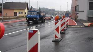 Nedokončani del, kjer se nova Šmihelska cesta navezuje na obstoječo, je prejšnji