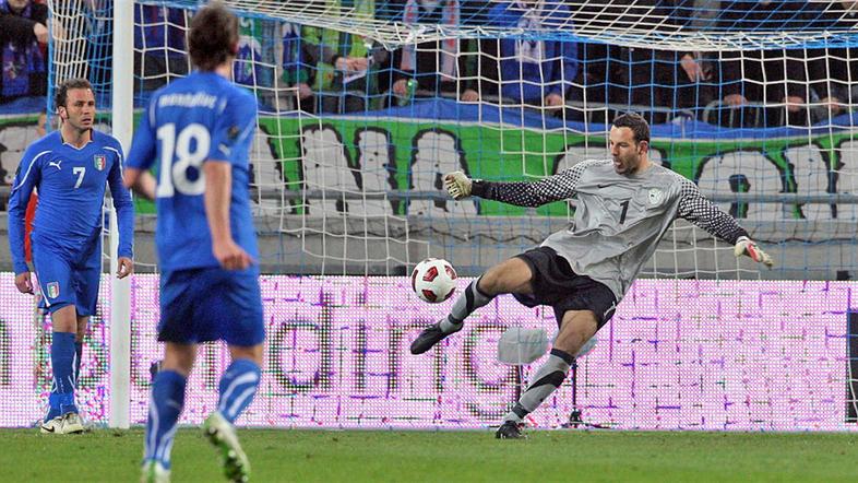 Buffon je dobil dvoboj s Handanovićem, a le za gol. Toda tudi ta zadetek je bil 