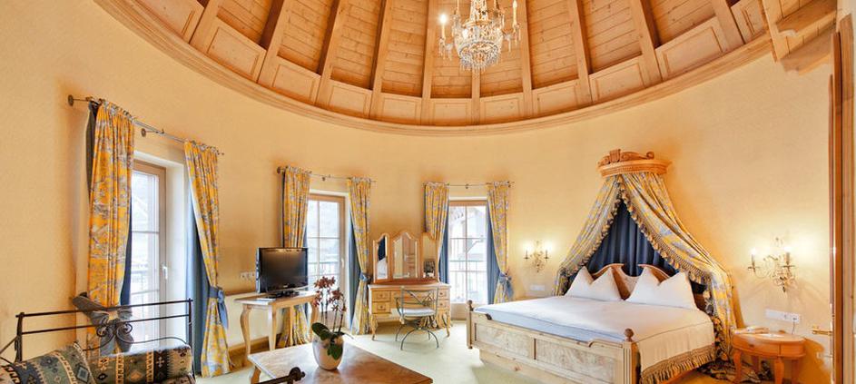 Luksuzni apartma v Das Centralu meri kar sto kvadratnih metrov.