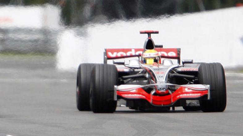 Hamilton zdaj upa, da mu vrnejo peto letošnjo zmago.