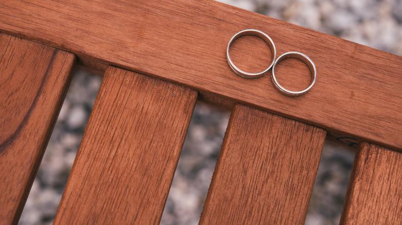 Žurnalova sanjska poroka na Predjamskem gradu