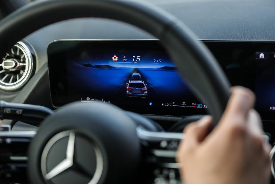 Mercedes Benz B 200 d | Avtor: Saša Despot