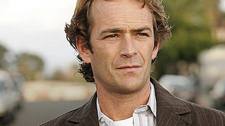 Luke Perry je v Beverly Hillsu zablestel v vlogi Dylana McKaya.