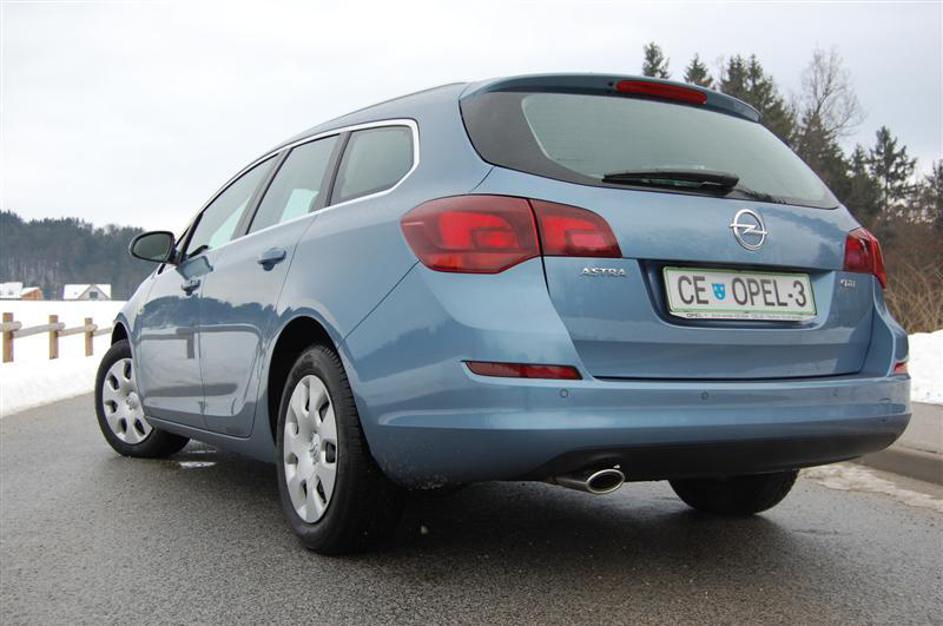 Opel astra sports tourer