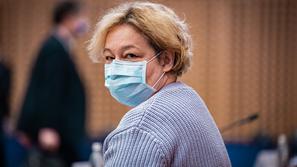 Mateja Logar, infektologinja