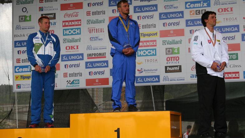 Benjamin Savšek je ponosno stopil na drugo stopničko v Pragi. (Foto: Nina Jelenc