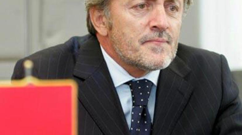 Veleposlanika so po hitrem postopku odpoklicali.