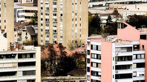 Slovenija 10.11.2013 stanovanje, stanovanja, stanovanjski bloki, zgradba, stanov