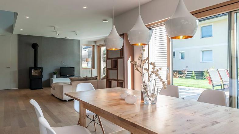 Skandinavska toplina, biro Detajl in celota