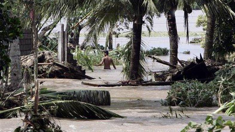 Filipine je jeseni letos prizadelo že več tajfunov, ki so zahtevali skoraj tisoč