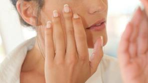 ženska gube ogledalo