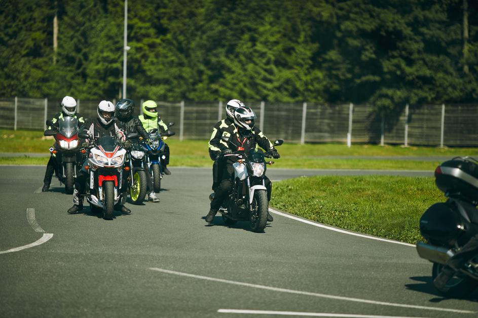 Trening varne vožnje z motoristi