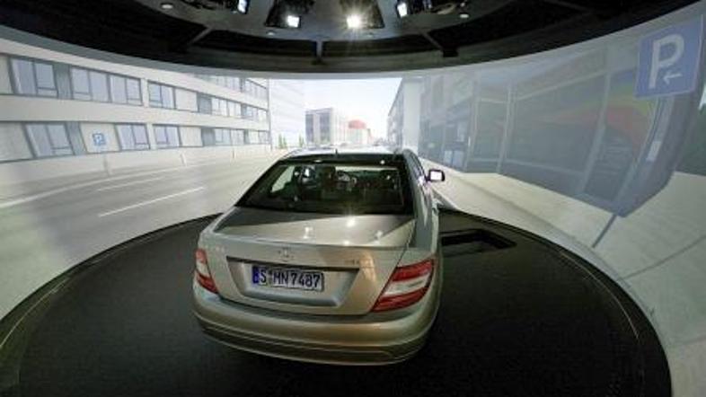 Mercedesov simulator vožnje. (Foto: Mercedes-Benz)