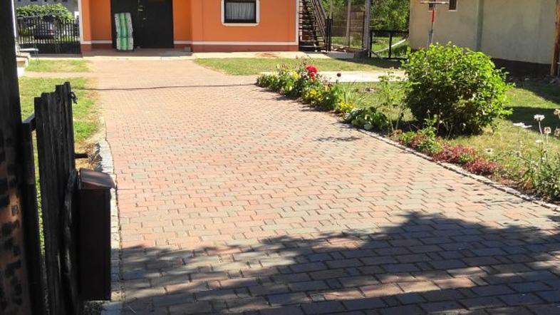 Mrtev in z odrezanim spolnim udom 