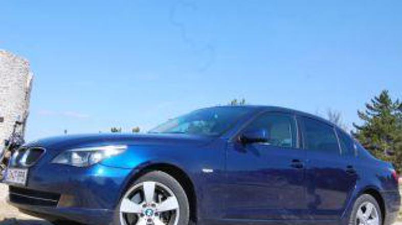 Udobje v petici je še vedno na zelo visoki ravni, nekaj rešitev pri ergonomiji p