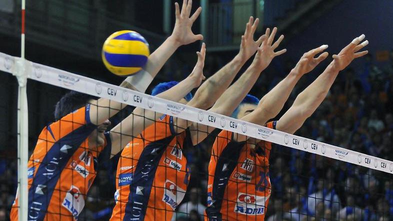 Oranžni dres ACH Volleyja bo v naslednji sezoni oblekel Van Dijk. (Foto: Dejan M