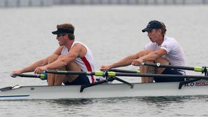 oi2008_cop_spik_fevzer_main