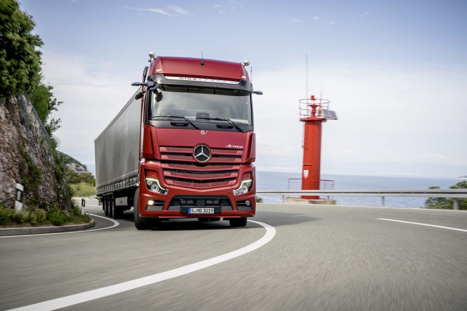 Mercedes-benz actros | Avtor: Daimler