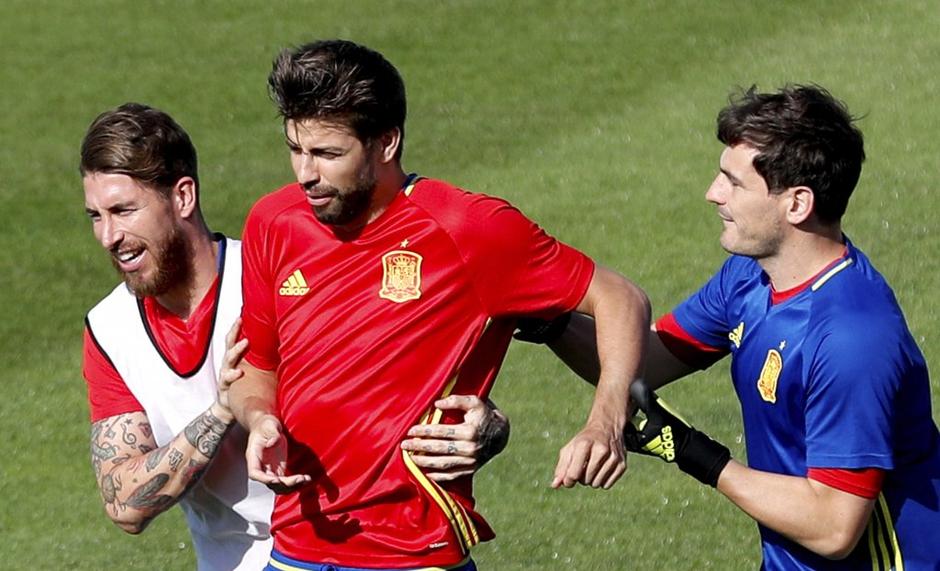 sergio ramos gerard pique | Avtor: EPA