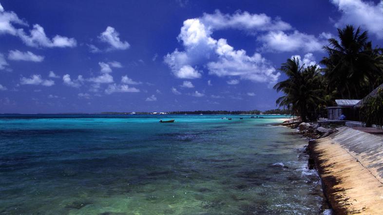 Tuvalu, otoška državica v Tihem oceanu z okoli 12 tisoč prebivalci, ima zaradi o