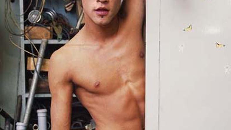 Dima ne zna le peti.