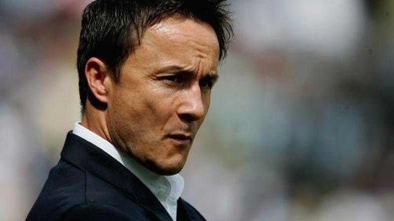 Dennis Wise ima dolg jezik.