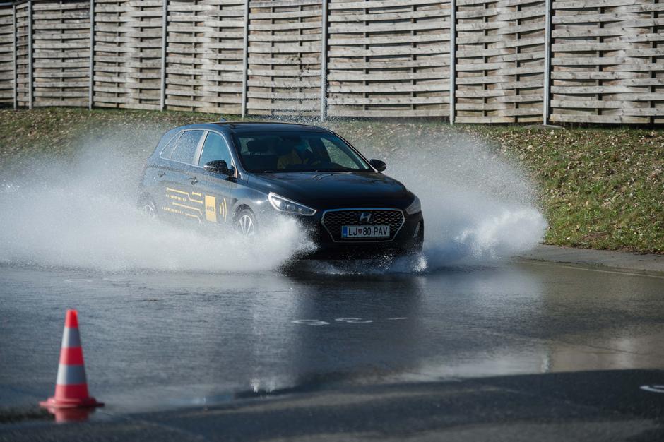 Test pnevmatik | Avtor: Anže Petkovšek