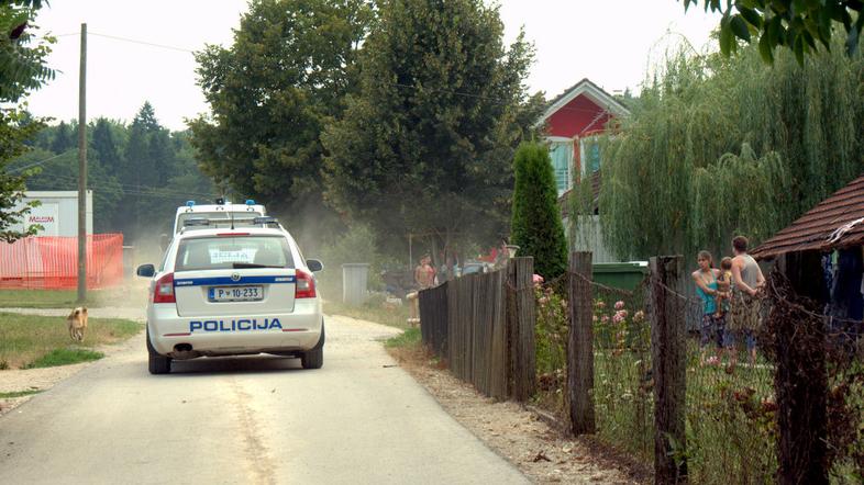 posredovanje policije v romskem naselju 