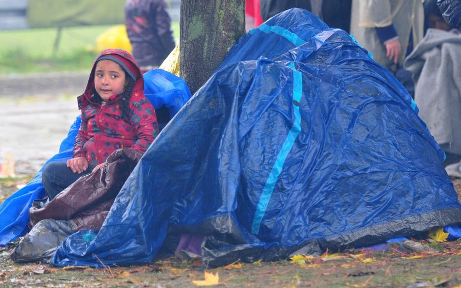 Begunci pred slovensko mejo | Avtor: EPA