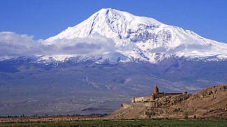 Ararat, kamor so bili namenjeni nemški turisti.