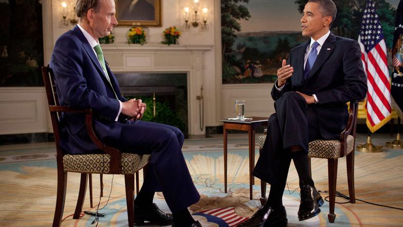 Barack Obama med intervjujem za BBC. (Foto: Reuters)