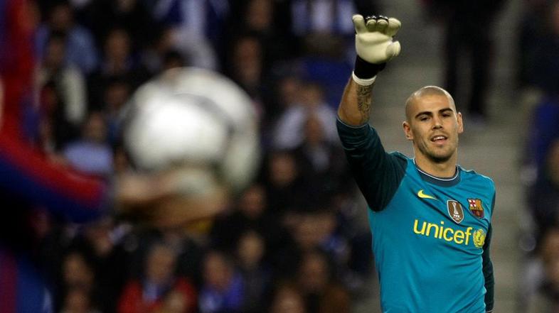 Víctor Valdés je se je v letošnji sezoni iz vratarja, ki je le korak od napake, 