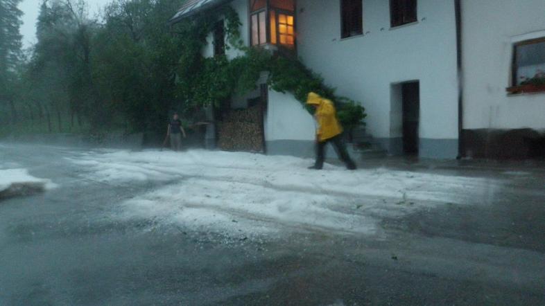 Toča v Bovcu.