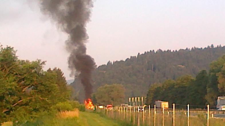 Požar tovornjaka primorska avtocesta Dragomer