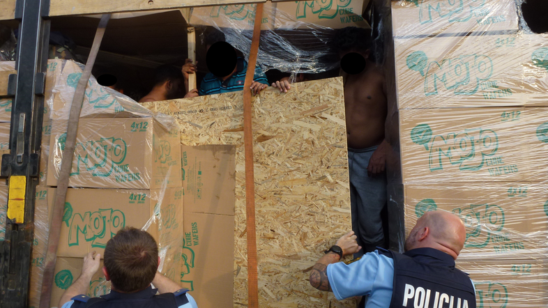 Tujci na počivališču Pince