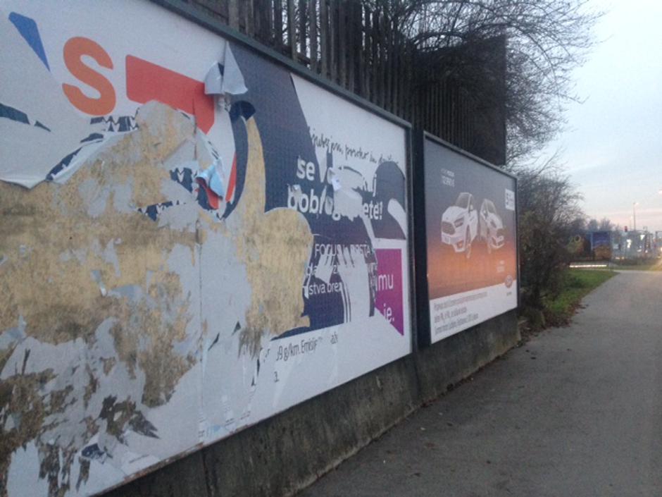 Uničen plakat kampanje ZA | Avtor: kampanja ZA