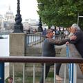 Martin Strel, ko je pred nekaj dnevi plaval v Londonu na reki Temzi.