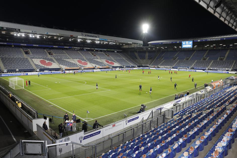 Heerenveen Emmen Eredivisie plišasti medvedki