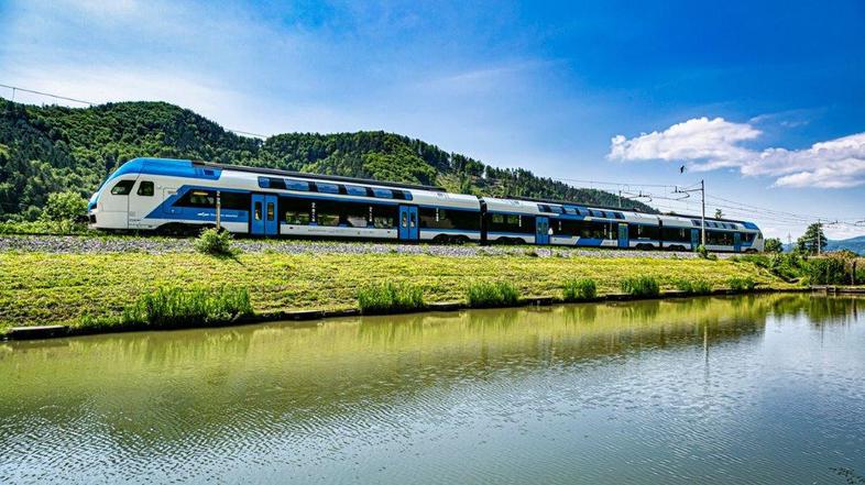 Slovenske železnice, vlaki, vlak