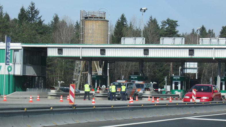 promet, putin, Ljubljana, prometna nesreča, kolona, zastoj, Dars, tabla