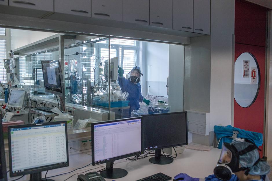 Covid-19, UKC Ljubljana | Avtor: Matej Povše za UKC LJ