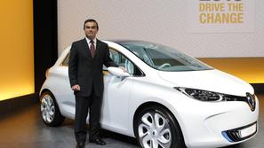 Šef Renaulta Carlos Ghosn je c Parizu predstavil električni model zoe.