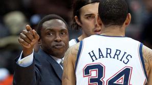 Saša Vujačić je imel tokrat premalo pomoči soigralcev. (Foto: Reuters)