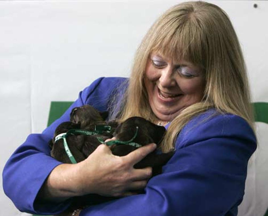 Bernann McKinney je prodala hišo, da si je lahko privoščila kloniranje psov.