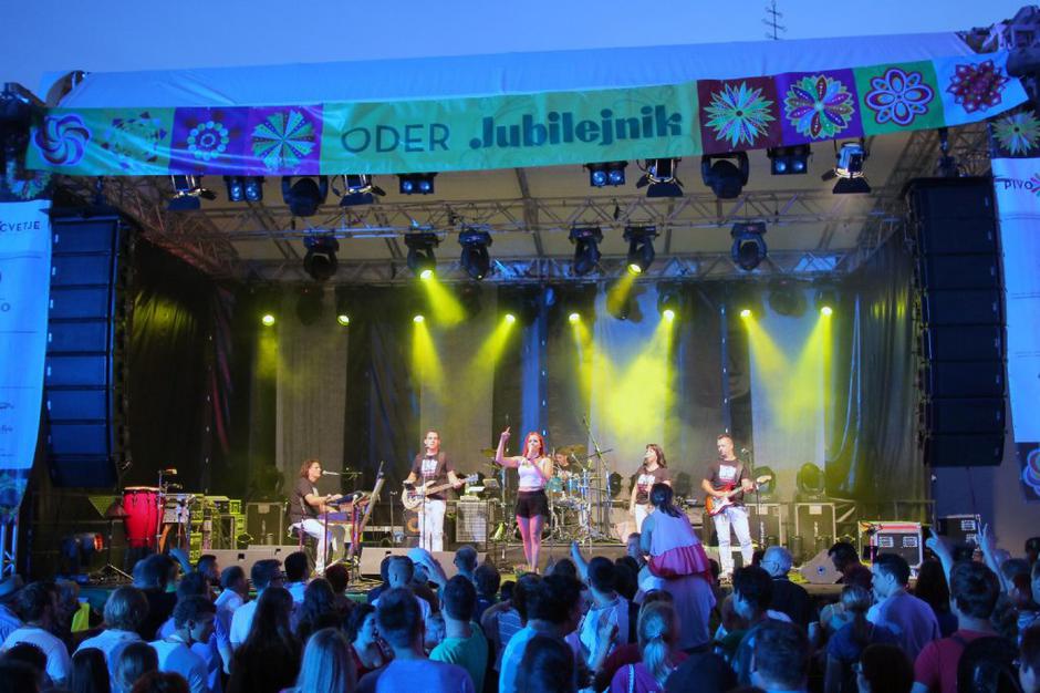 Pivo in cvetje  | Avtor: Gregor Katič