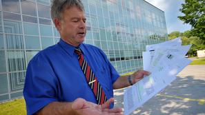 Profesor na Gimnaziji Kočevje Marjan Vučko trdi, da bi svet ravnateljico razreši