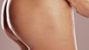 "Paketu vložkov je priložen tester za merjenje pH vaginalne 
sluznice," je pove